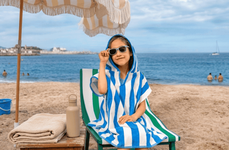 Cómo proteger los ojos del sol en bebés y niños: guía completa de fotoprotección ocular infantil