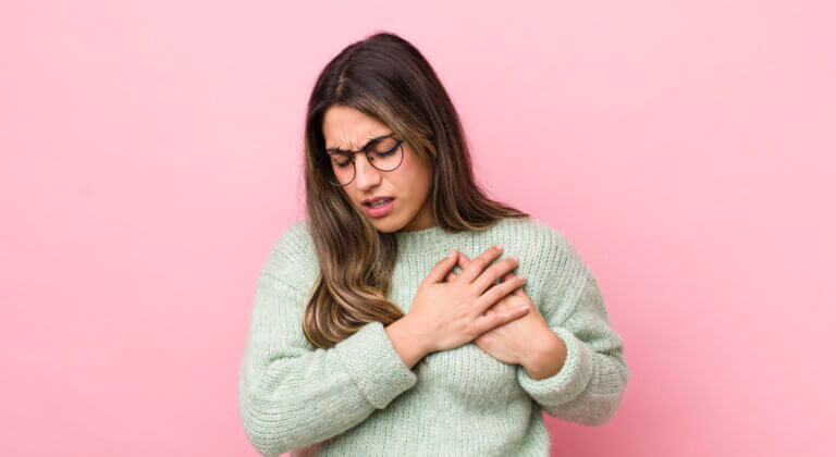 Cómo reconocer un infarto en mujeres: síntomas y señales de alerta
