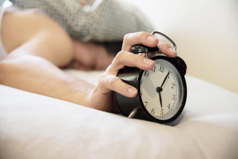 Levantarte temprano no siempre es lo ideal: cuál es el mejor horario para despertar