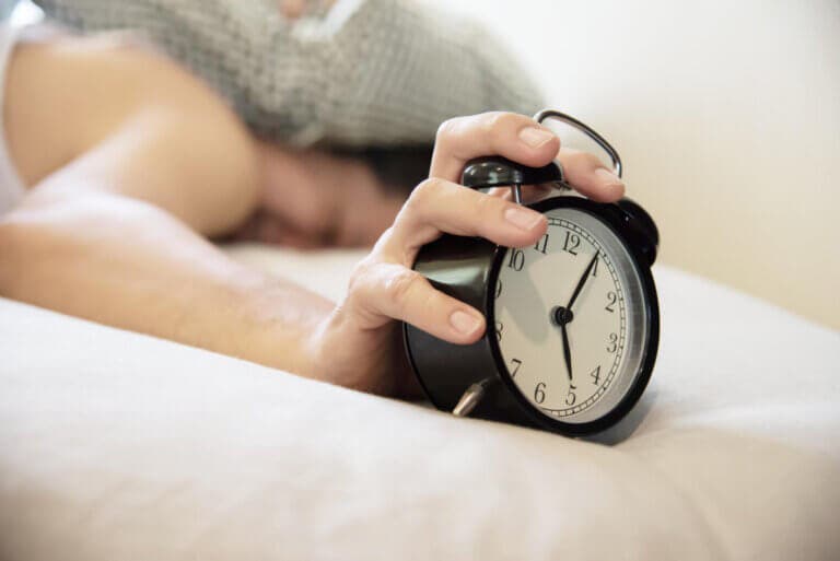 Levantarte temprano no siempre es lo ideal: cuál es el mejor horario para despertar