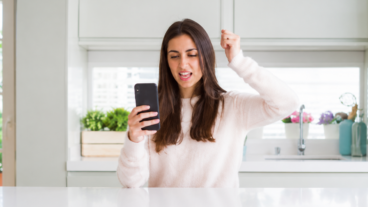 5 mensajes de texto que NO debes mandar a tu pareja durante un malentendido