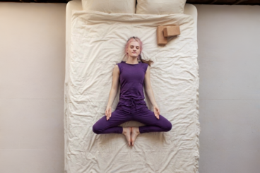 6 posturas de yoga para hacer por la noche y descansar mejor