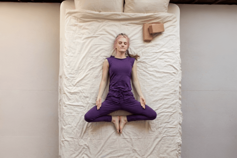 6 posturas de yoga para hacer por la noche y descansar mejor