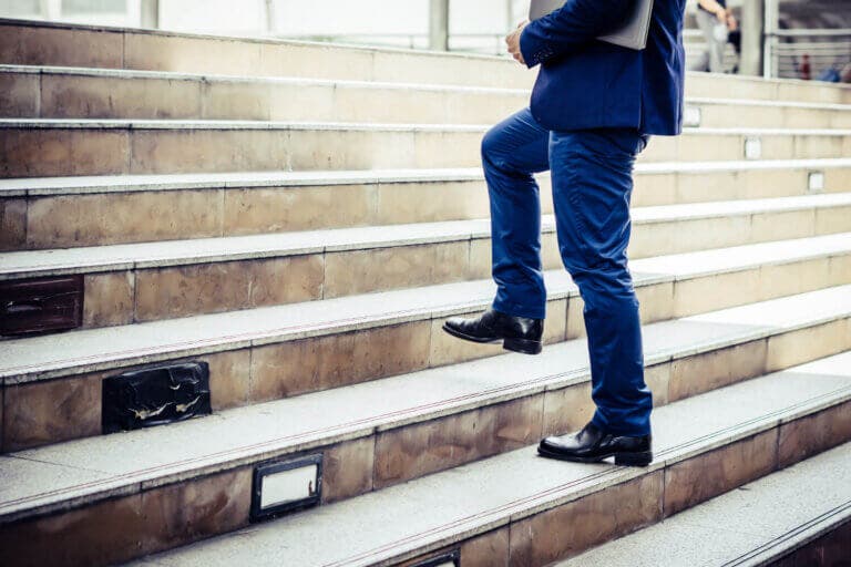 Cómo aprovechar las escaleras para moverte más cada día