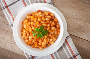 4 cenas rápidas con garbanzos de bote, cada una con su propio sabor