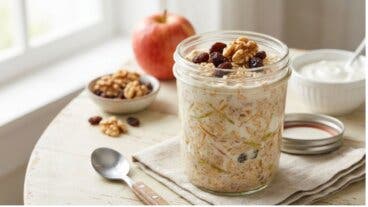 Avena remojada con manzana rallada: un desayuno fresco y diferente
