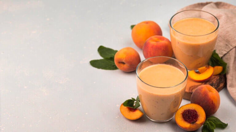 4 batidos frescos para desayunos y meriendas de verano