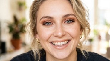 ¿Qué sombra usar con ojos grises? Los 7 colores que más los favorecen