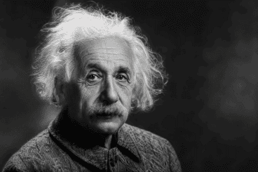 Albert Einstein: "La vida es como andar en bicicleta, si quieres mantener el equilibrio, debes seguir adelante"