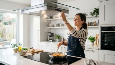 Cómo quitar el olor a fritura de la cocina y evitar que se quede durante horas