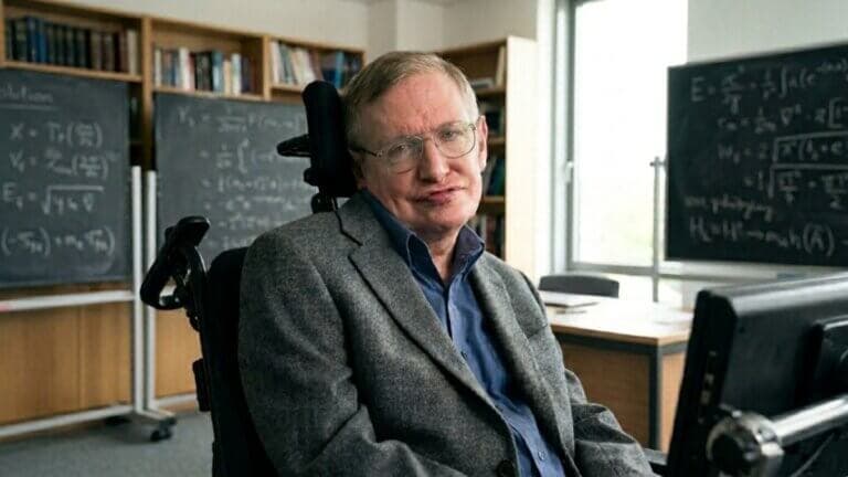 Stephen Hawking, científico: "Recuerda mirar hacia las estrellas y no hacia tus pies"