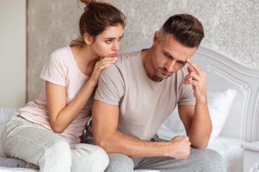 Ofrecer soluciones cuando tu pareja busca apoyo: el error que indispone sin haber discutido