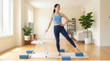 5 ejercicios de equilibrio con apoyo para principiantes que reducen el riesgo de caídas
