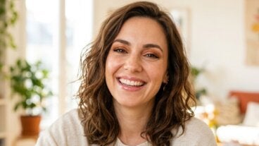 4 alternativas al eyeliner negro para una mirada definida y ligera en verano