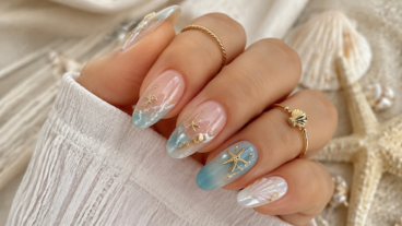 8 manicuras de verano con estrellas de mar, degradados y efecto cristal