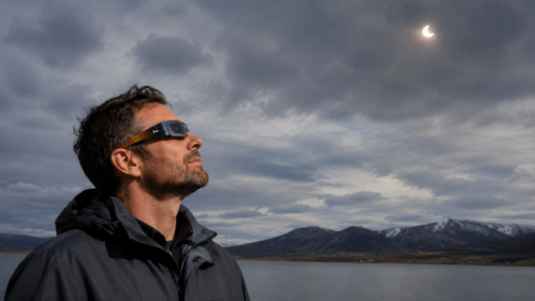 Eclipse solar en España: cómo proteger tus ojos y verlo con seguridad