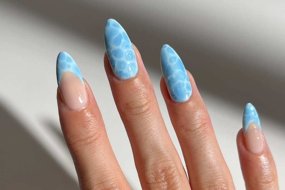 Uñas francesas marinas