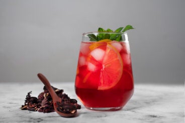 Cómo hacer agua de jamaica que sí se toma sola, sin acidez y muy refrescante