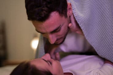 "Siento más deseo sexual que mi pareja": cómo hablarlo sin presión ni sentir rechazo