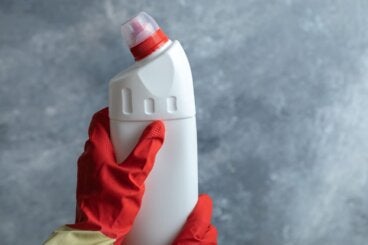 Los expertos en limpieza revelan 3 usos de la lavandina que la mayoría desconoce