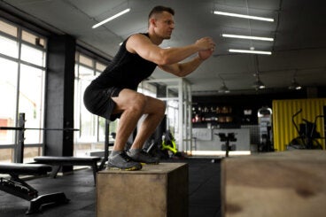 Cómo organizar tu semana de entrenamiento para trabajar cardio, fuerza y potencia
