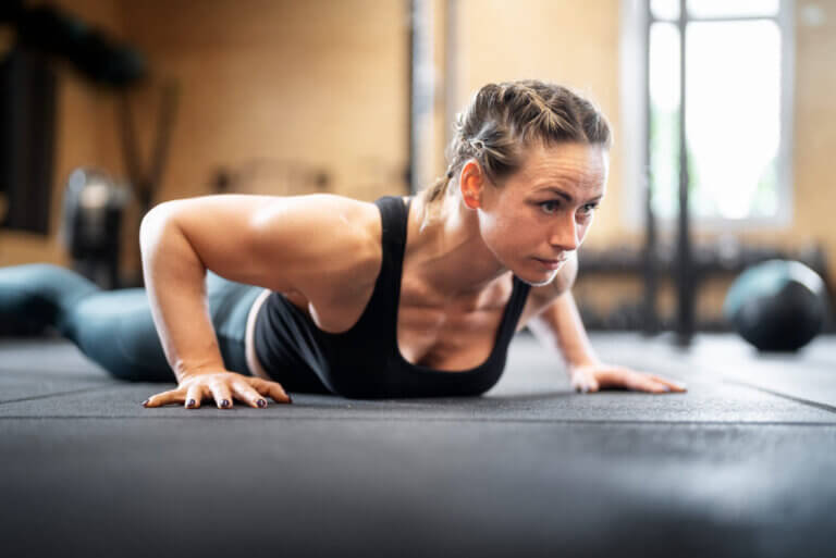 Progresión para burpees: así pasas de novato a pro en 6 niveles