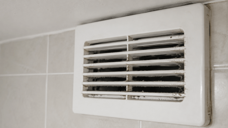 Rejilla de ventilación del baño con polvo pegajoso: 5 cosas que debes revisar