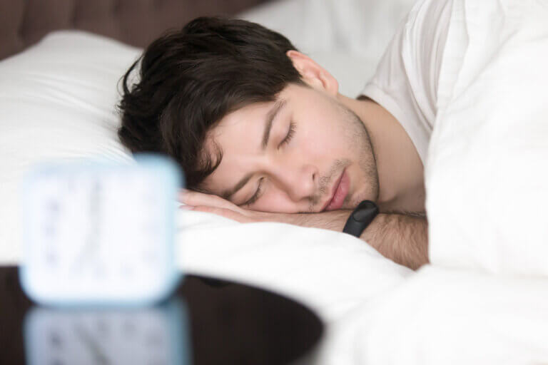 Testosterona y descanso: 6 formas en que dormir bien ayuda al equilibrio hormonal