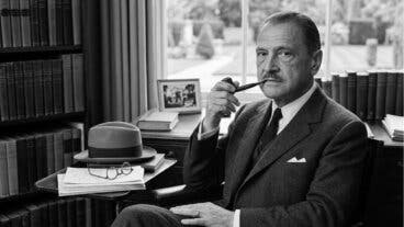 Somerset Maugham sobre vivir anclado al pasado: "Cuando solo se piensa en el pasado, es que no se tiene futuro"