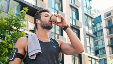 ¿Tomar café antes de correr? Así influye la cafeína en tu rendimiento y tu energía