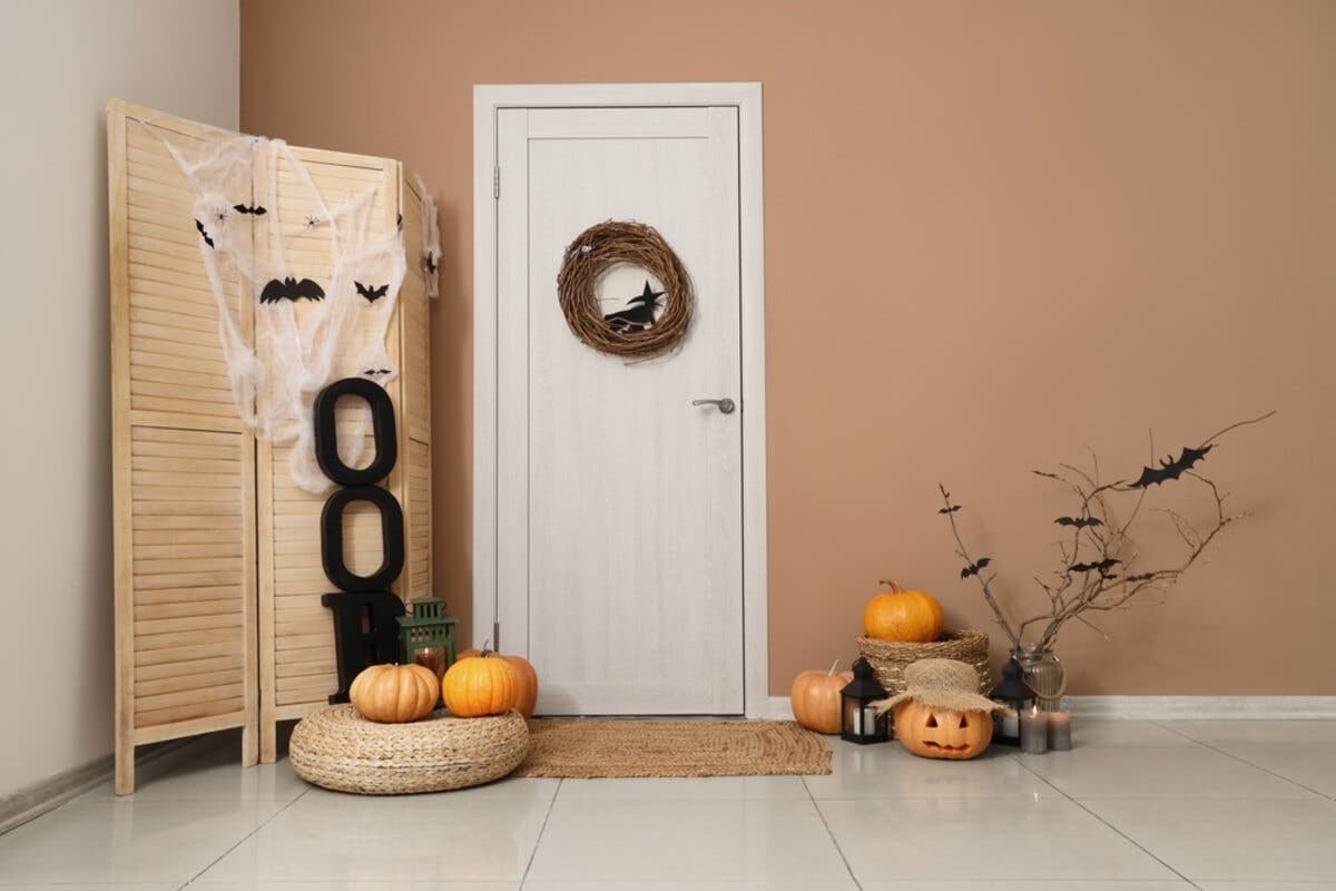 Corona con ramas para Halloween