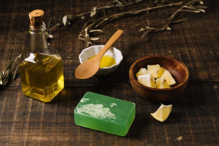 ¿Qué hacer con el aceite de cocina usado? 5 ideas para transformarlo en cosas útiles