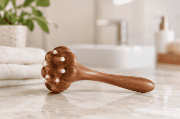Antes de incluir el martillo de flor de ciruelo en tu rutina capilar, conoce estas precauciones